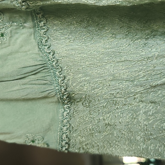 L.S.I Asymmetrical Top. Size S/M Green. - Picture 3 of 6